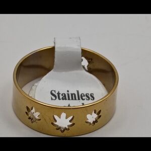Gold Stainless Steel Ring with Leaf Cutouts Size 19